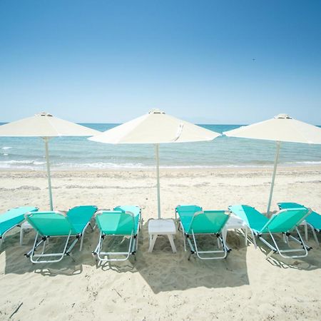 Summerday Villa Private Beach Nea Iraklia Esterno foto