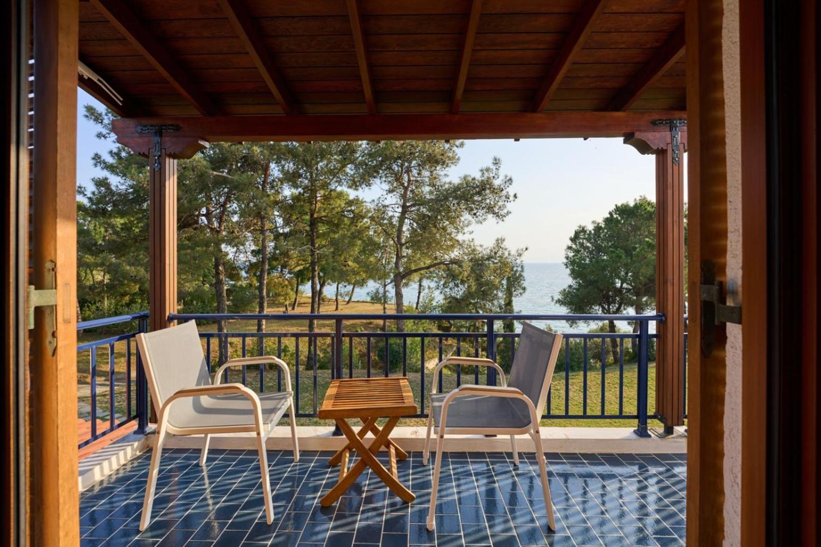 Summerday Villa Private Beach Nea Iraklia Esterno foto