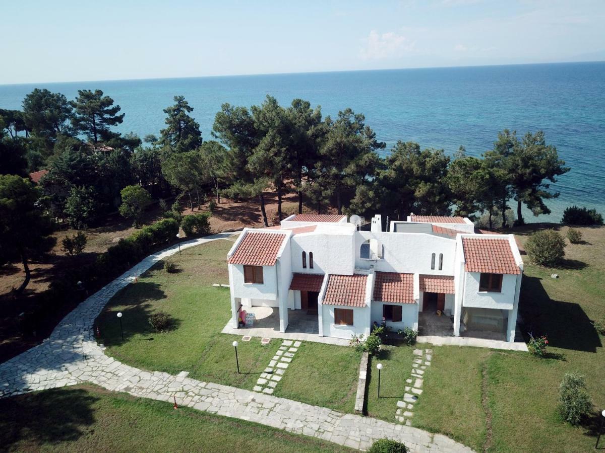 Summerday Villa Private Beach Nea Iraklia Esterno foto