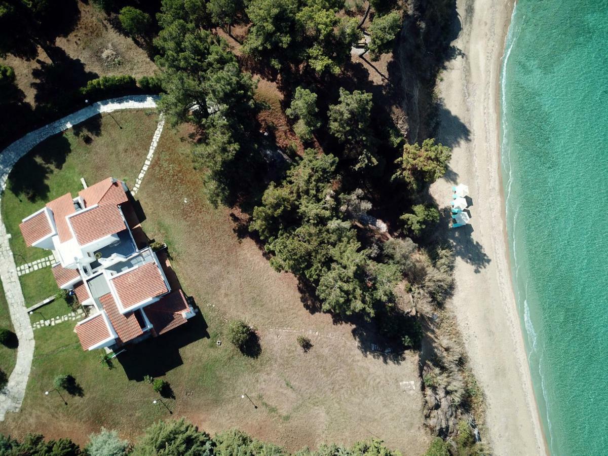 Summerday Villa Private Beach Nea Iraklia Esterno foto