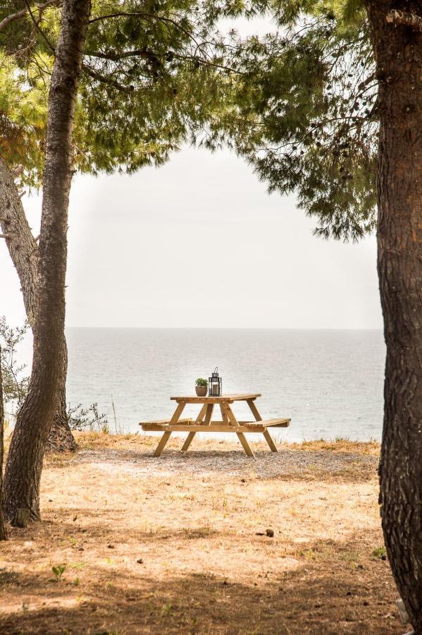 Summerday Villa Private Beach Nea Iraklia Esterno foto