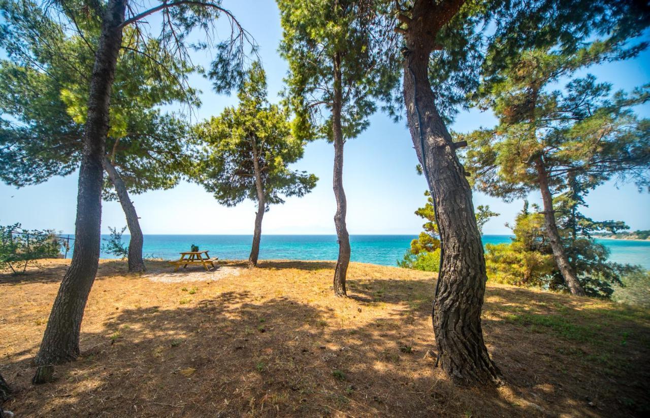 Summerday Villa Private Beach Nea Iraklia Esterno foto