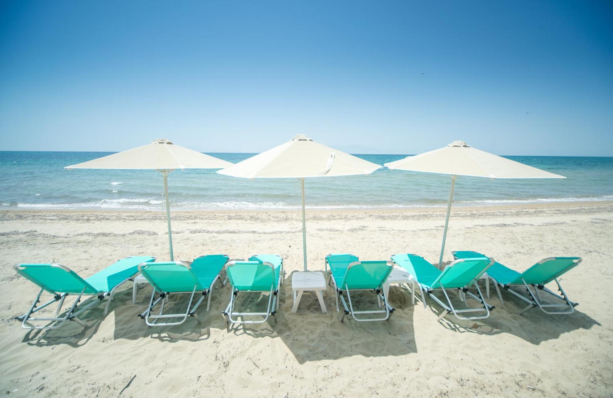 Summerday Villa Private Beach Nea Iraklia Esterno foto